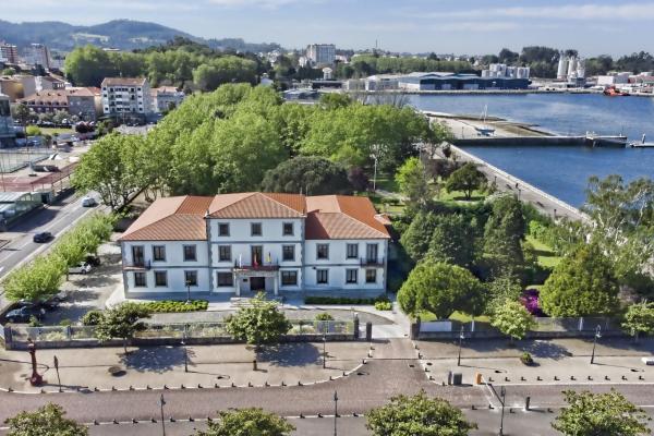 Vista área de la sede de la Autoridad Portuaria de Vilagarcía