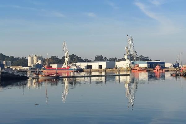 Vista del muelle Comercial desde O Centenario