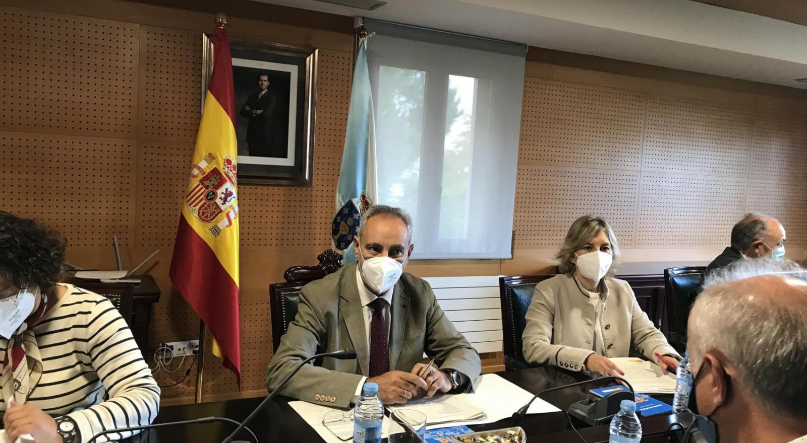 El presidente del la Autoridad Portuaria y miembros del Consejo al comienzo de la sesión