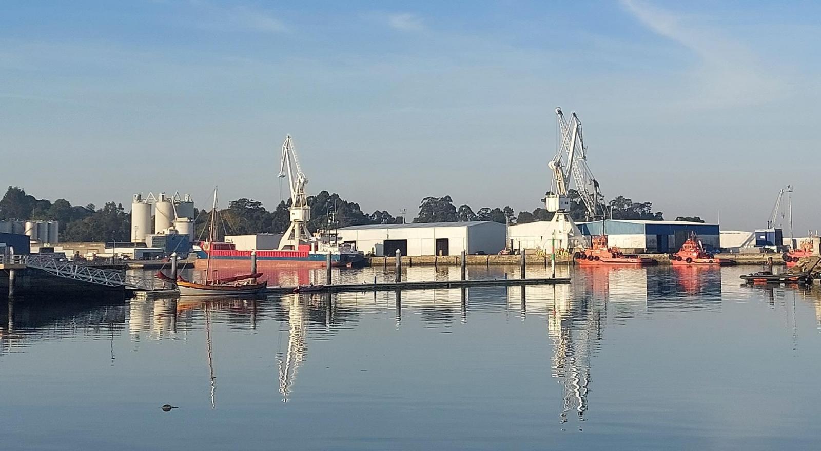 Vista del muelle Comercial desde O Centenario 